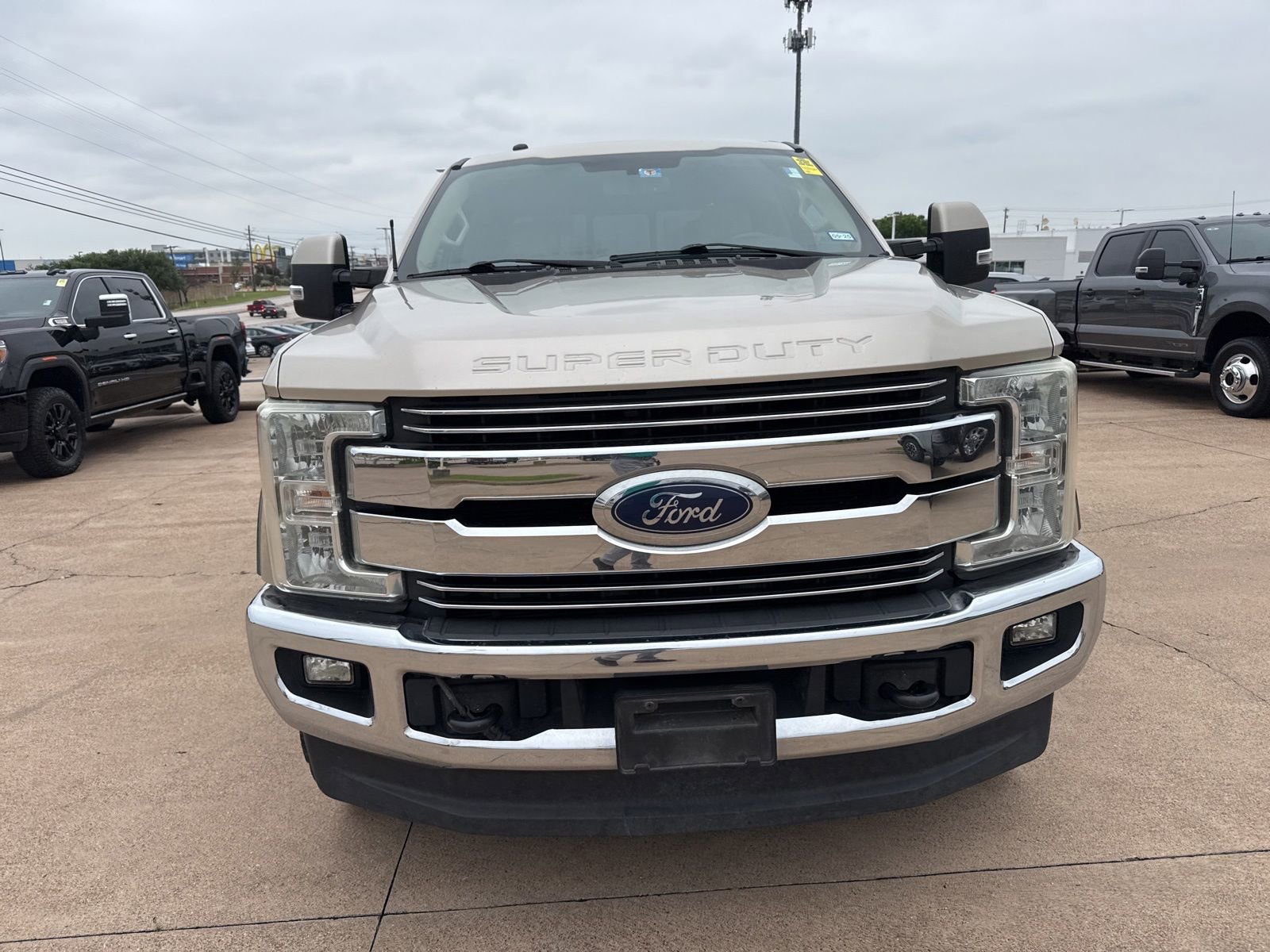 Used 2017 Ford F350 Lariat w/ Lariat Value Package AWD/4WD image 2