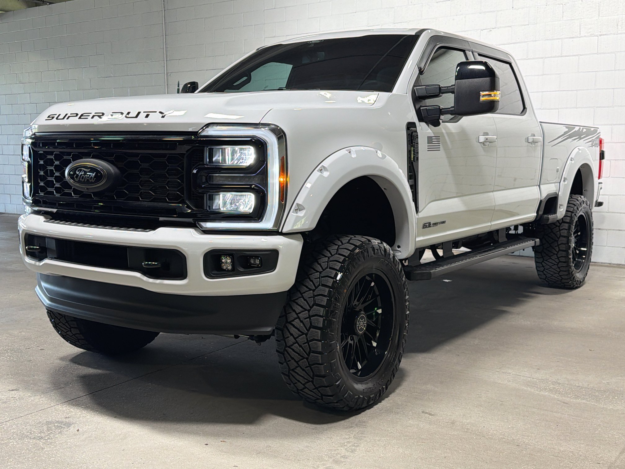 Used 2025 Ford F250 Lariat w/ Black Appearance Package AWD/4WD image 1