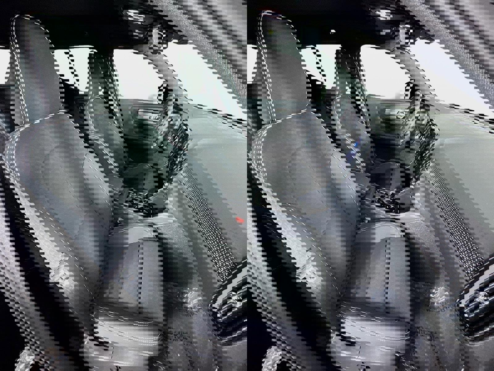 Used 2023 Volvo XC40 B5 Plus w/ Climate Package AWD/4WD image 30