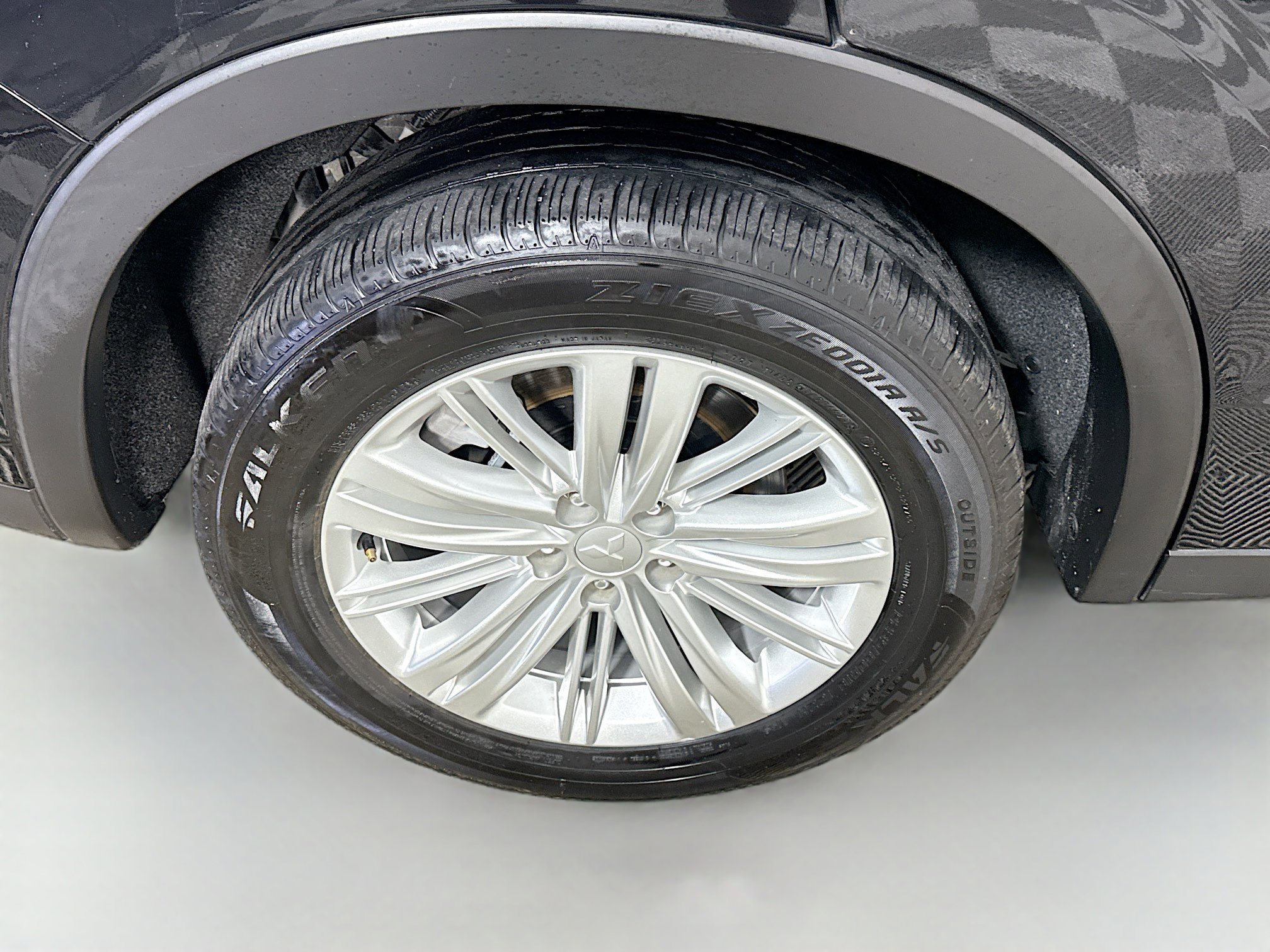 Used 2024 Mitsubishi Outlander ES image 33