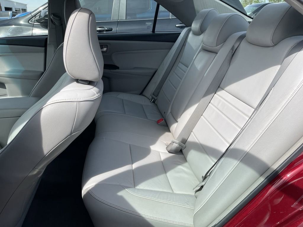 Used 2017 Toyota Camry XLE w/ Moonroof Package FWD image 9