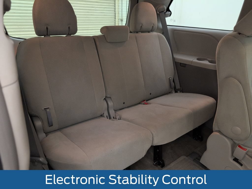 Used 2013 Toyota Sienna L FWD image 16