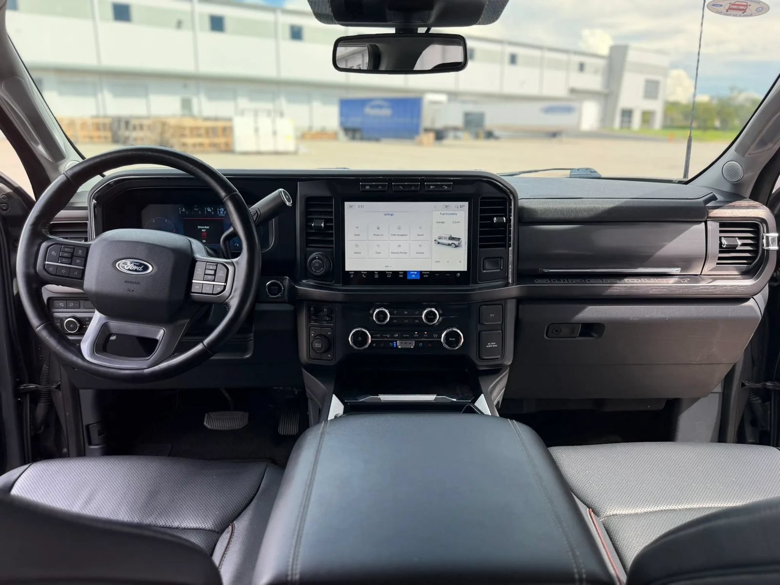 Used 2023 Ford F350 Lariat w/ Lariat Ultimate Package AWD/4WD image 29