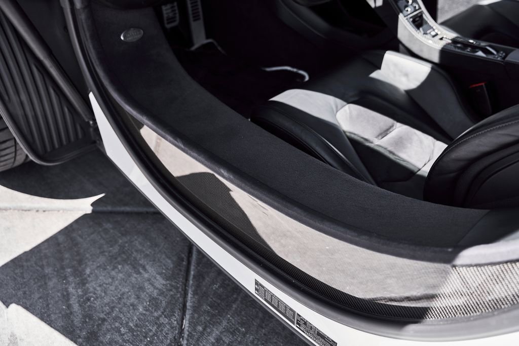 Used 2012 McLaren MP4-12C Coupe RWD image 36