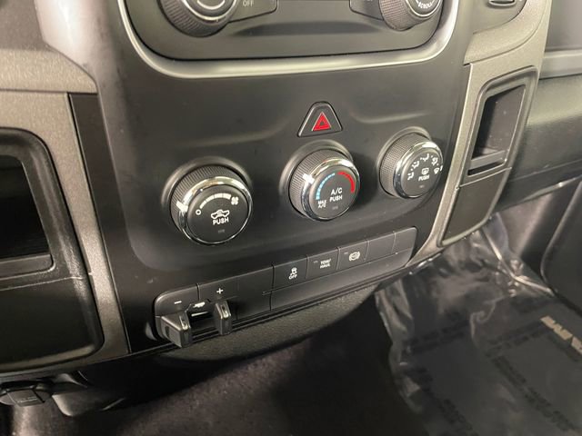 Used 2015 RAM 2500 Tradesman w/ Chrome Appearance Group RWD image 8
