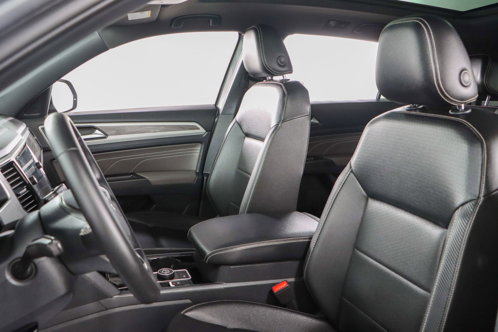 Used 2022 Volkswagen Atlas Cross Sport SE image 24