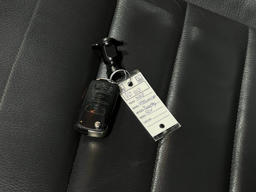 Used 2008 Volkswagen Touareg VR6 image 39