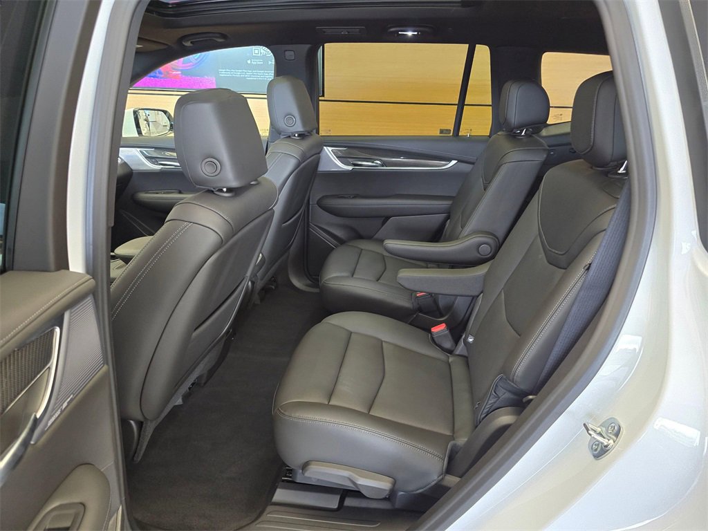 New 2025 Cadillac XT6 Sport w/ Technology Package image 17