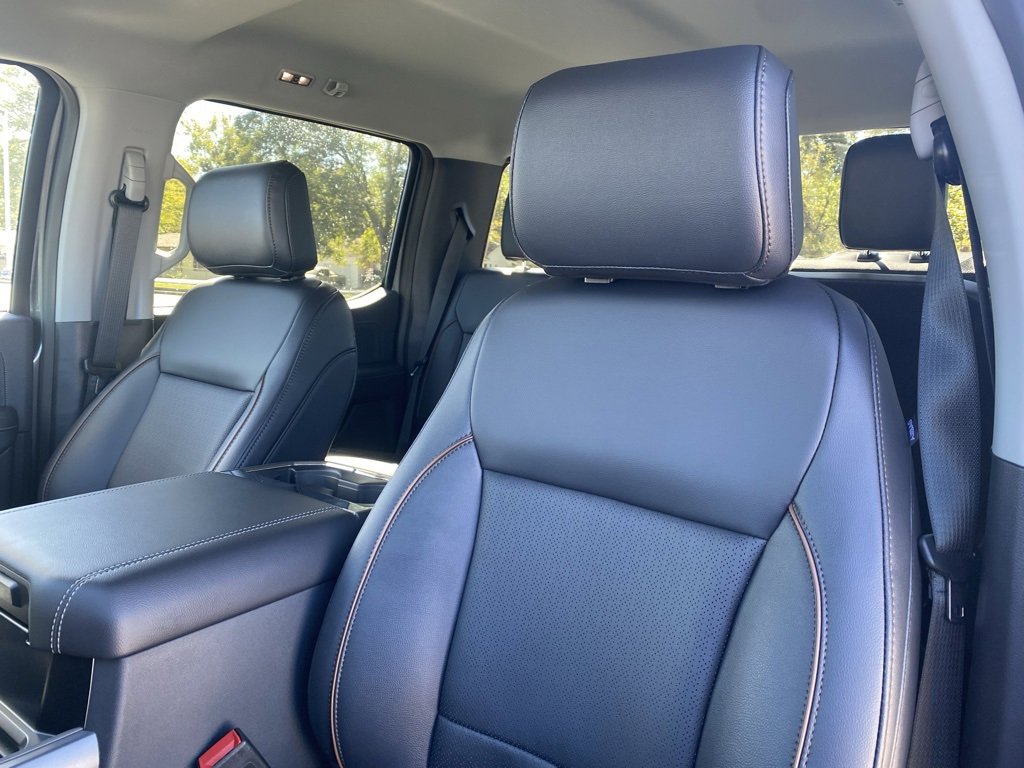 New 2026 Ford F250 Lariat w/ Black Appearance Package image 11