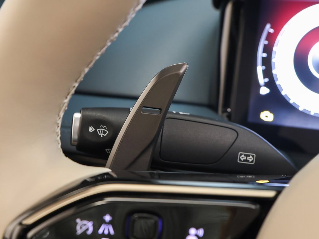 Used 2024 Aston Martin DB12 Convertible image 42