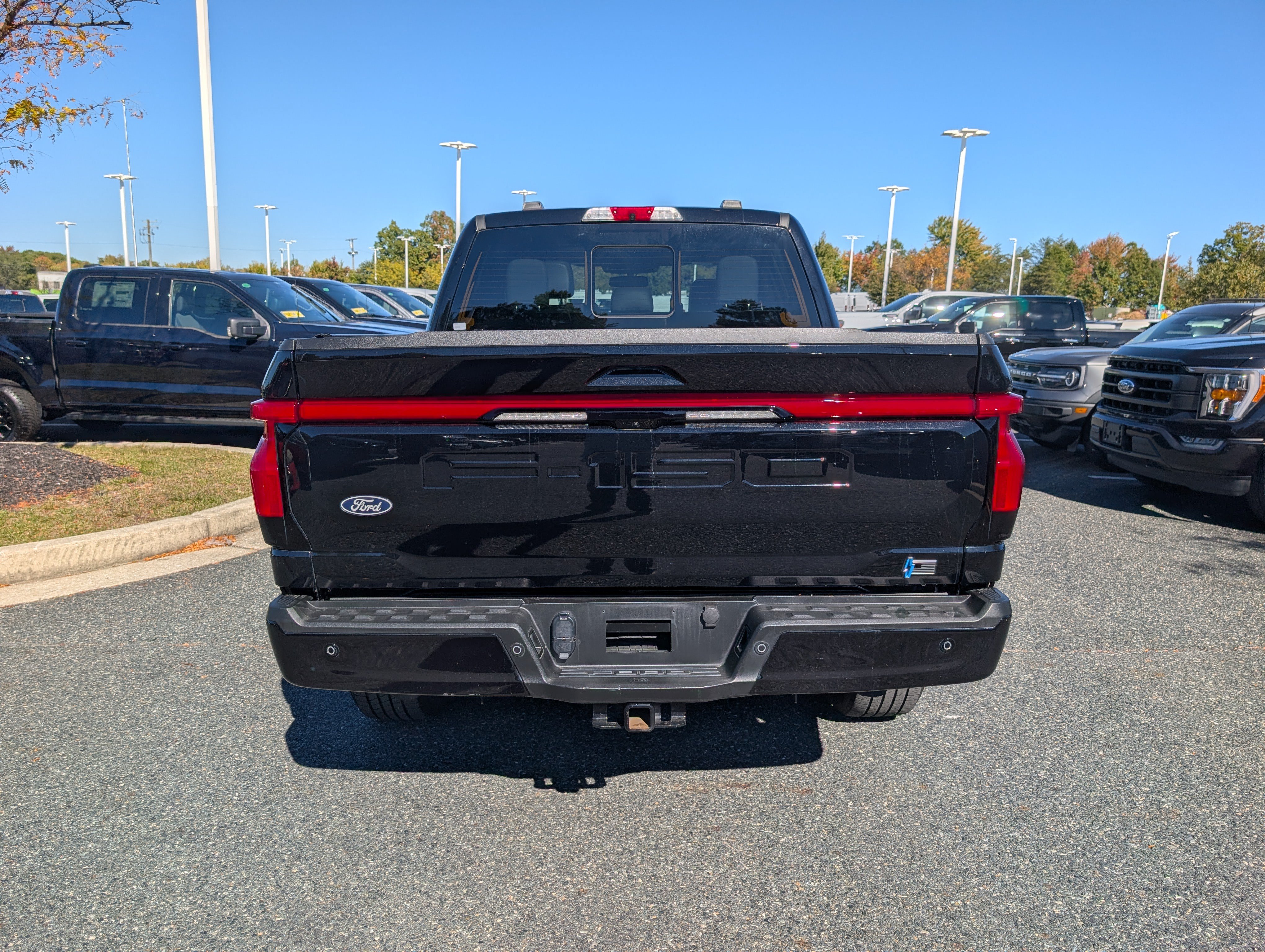Used 2025 Ford F150 Lightning Lariat AWD/4WD image 5