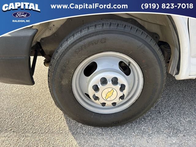 Used 2015 Chevrolet Express 3500 Extended RWD image 12