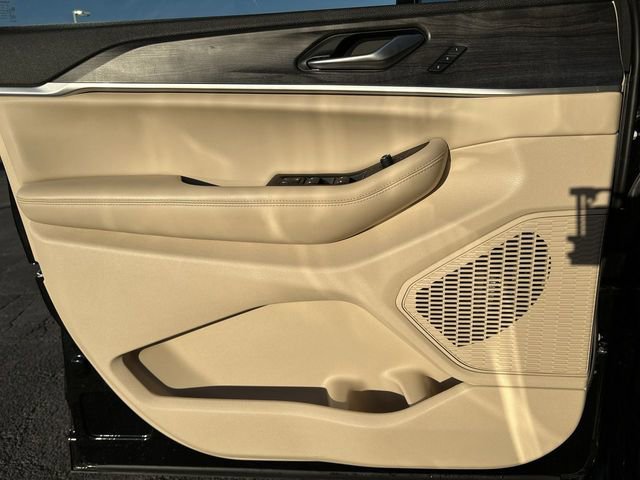 Used 2025 Jeep Grand Cherokee Limited image 25