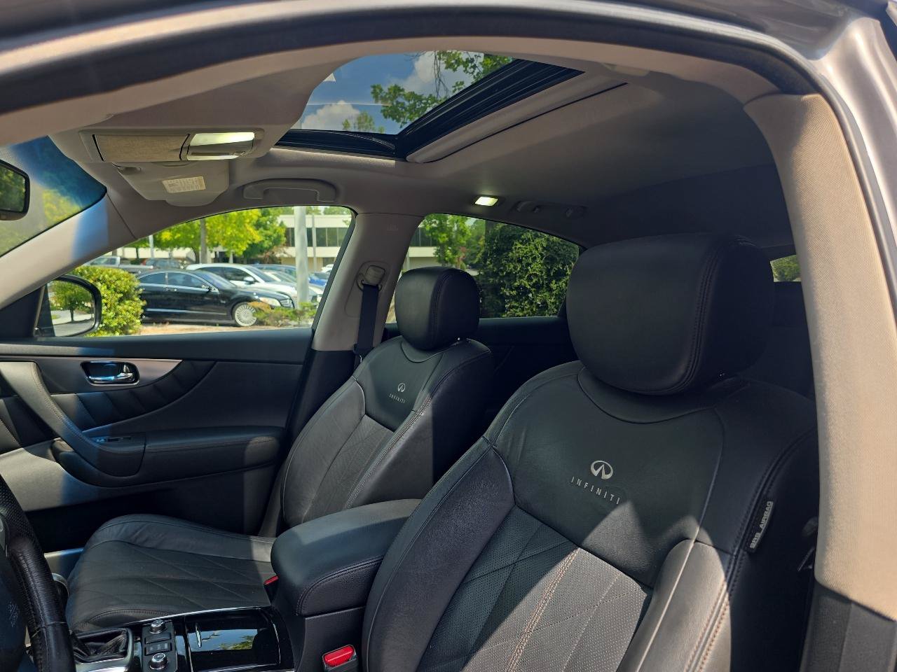 Used 2010 INFINITI FX35 AWD w/ Navigation Pkg image 13
