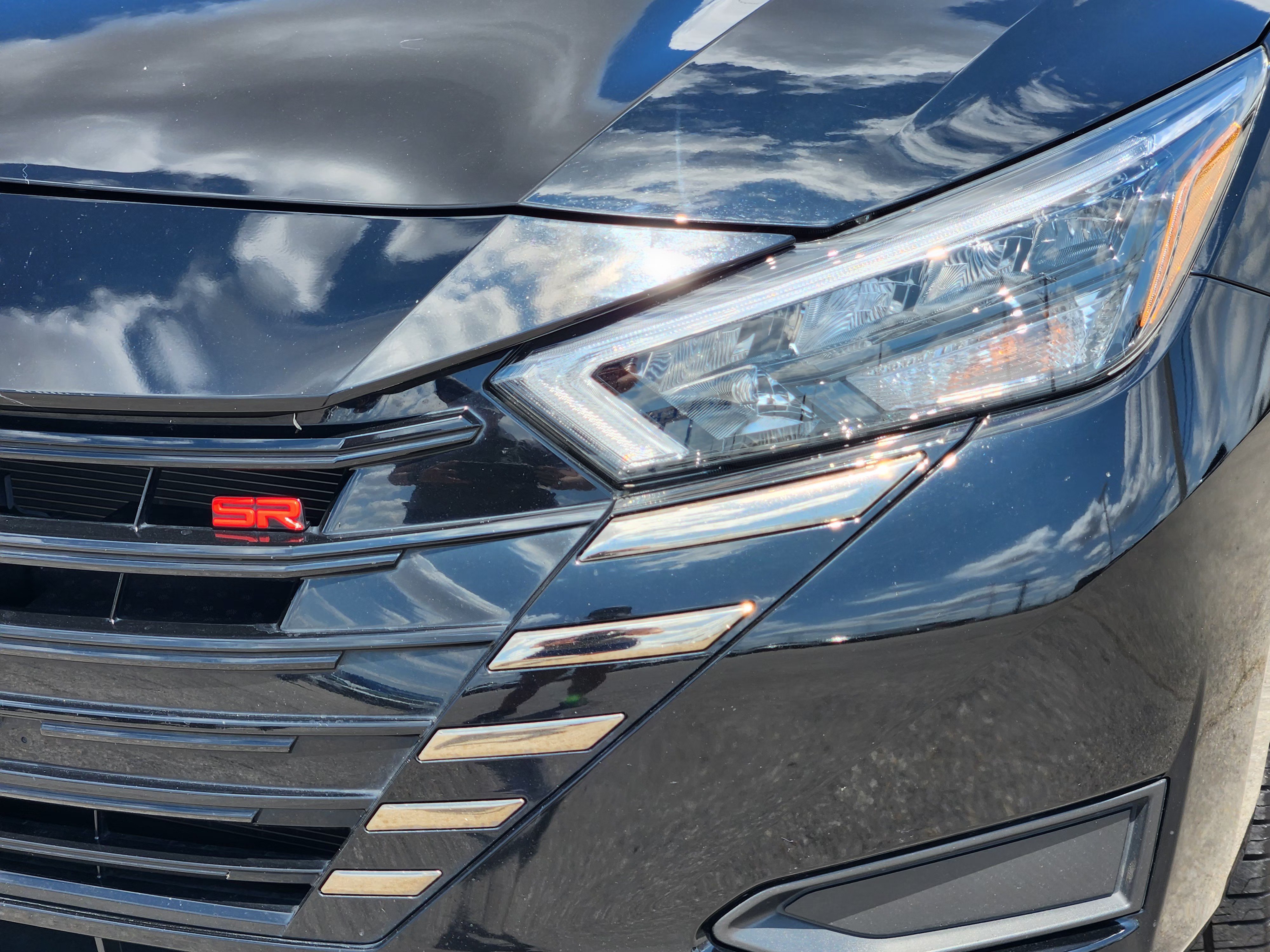 Used 2025 Nissan Versa SR w/ Trunk Package FWD image 8