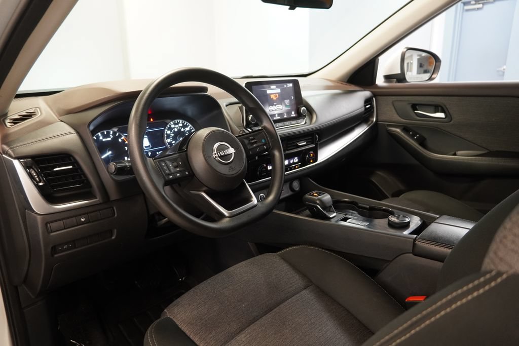 Used 2022 Nissan Rogue SV AWD/4WD image 6