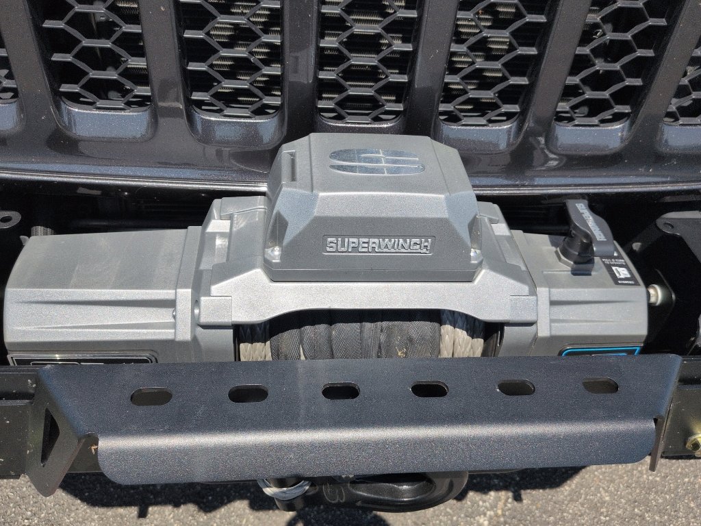 Used 2023 Jeep Gladiator Sport AWD/4WD image 3