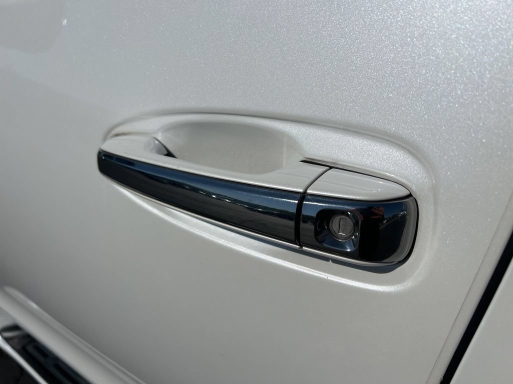 Used 2021 Lexus GX 460 Luxury w/ Accessory Package AWD/4WD image 25