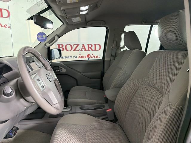 Used 2016 Nissan Frontier SV w/ SV Value Truck Package AWD/4WD image 11