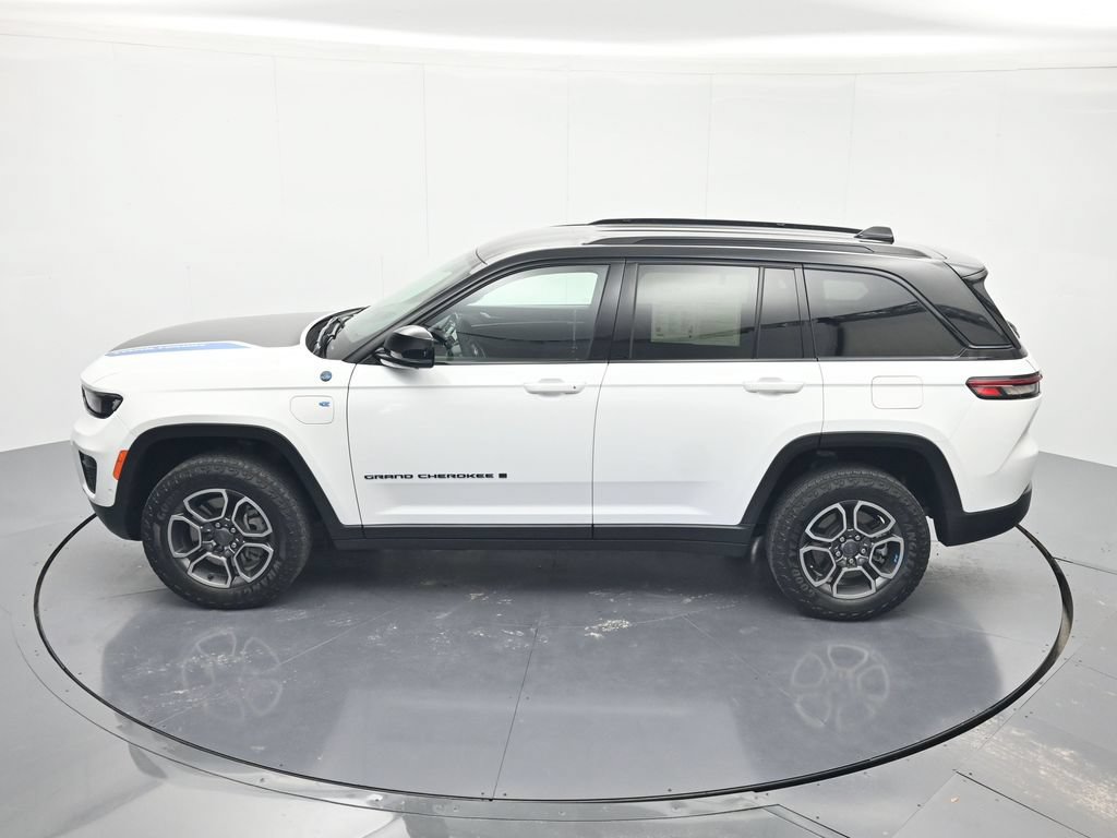 Used 2023 Jeep Grand Cherokee Trailhawk w/ Advanced Protech Group II AWD/4WD image 36