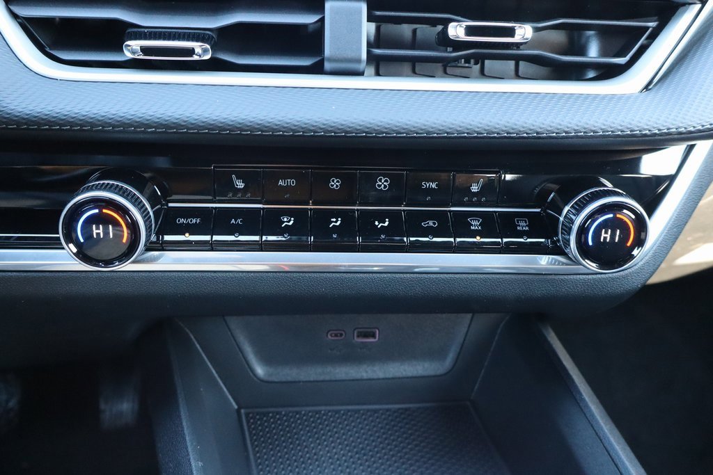 New 2026 Chevrolet Equinox LT w/ Convenience Package II image 12