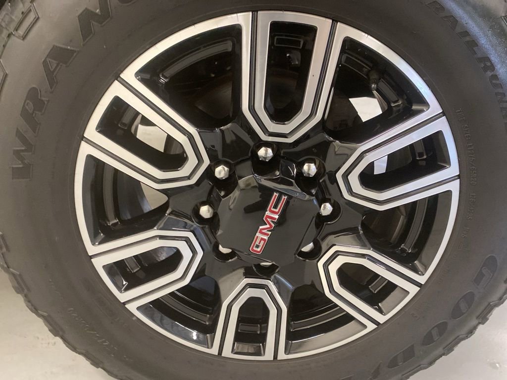 Used 2023 GMC Sierra 2500 AT4 w/ AT4 Premium Plus Package image 26