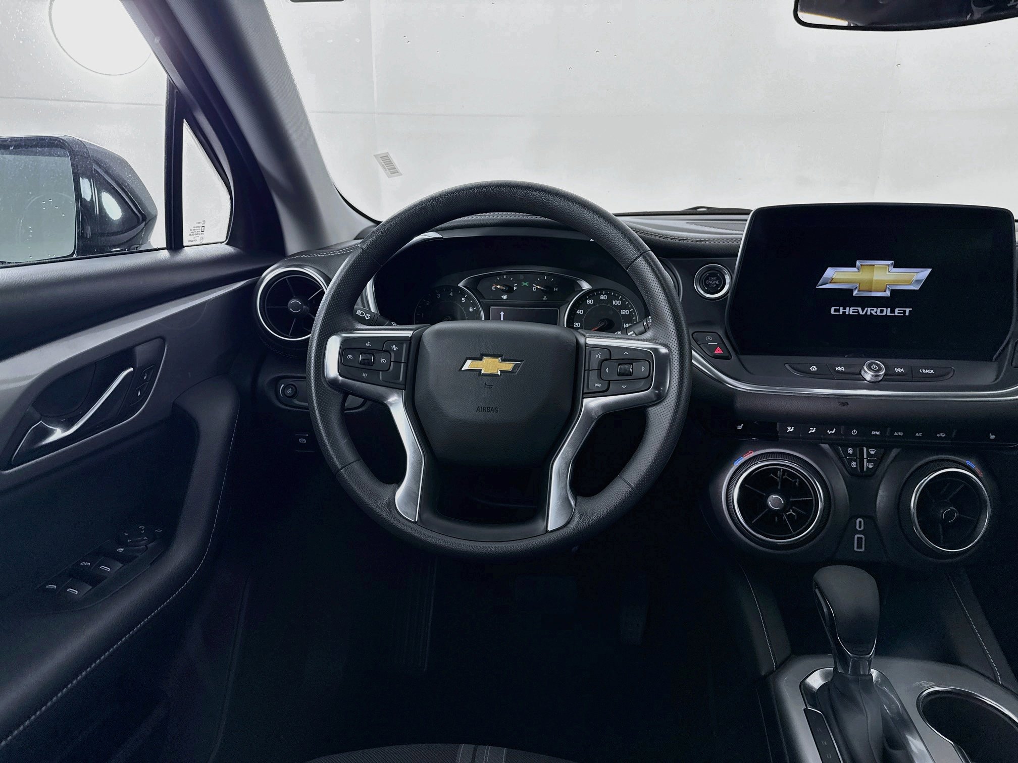 Used 2025 Chevrolet Blazer LT AWD/4WD image 22