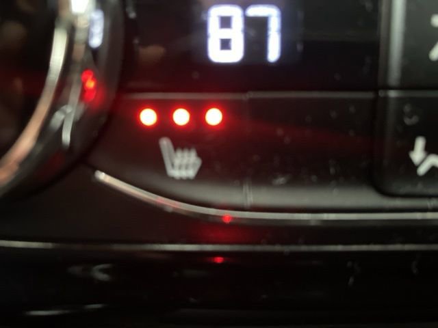 Used 2025 Chevrolet Trax LT w/ LT Convenience Package image 18