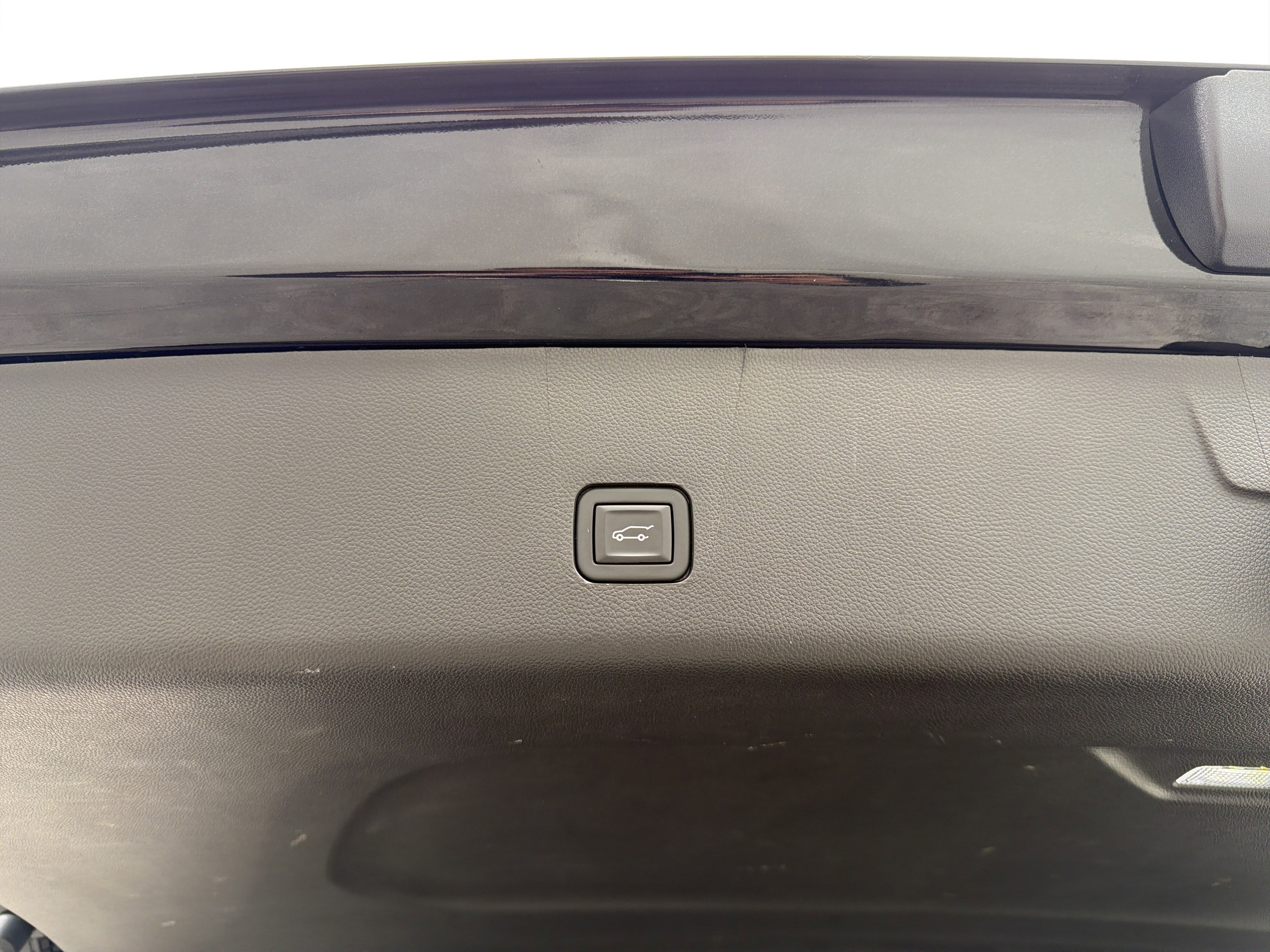 Used 2023 Chevrolet Traverse LT w/ LT Premium Package image 23