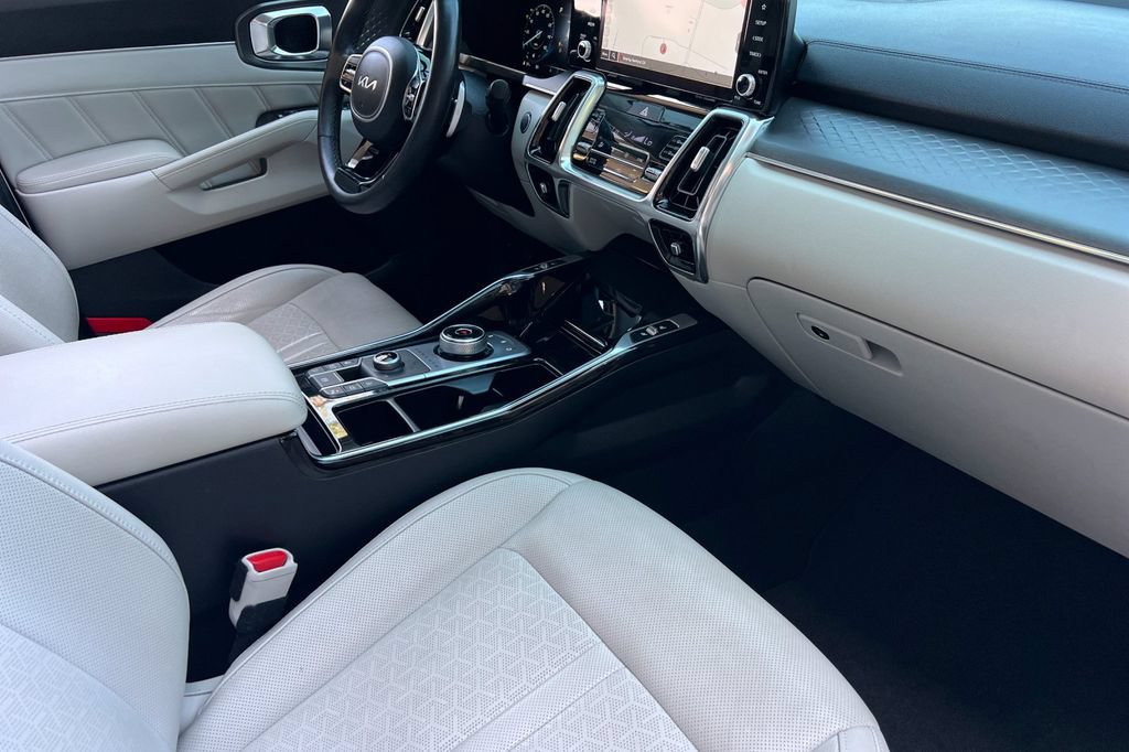 Used 2023 Kia Sorento SX Prestige AWD/4WD image 19