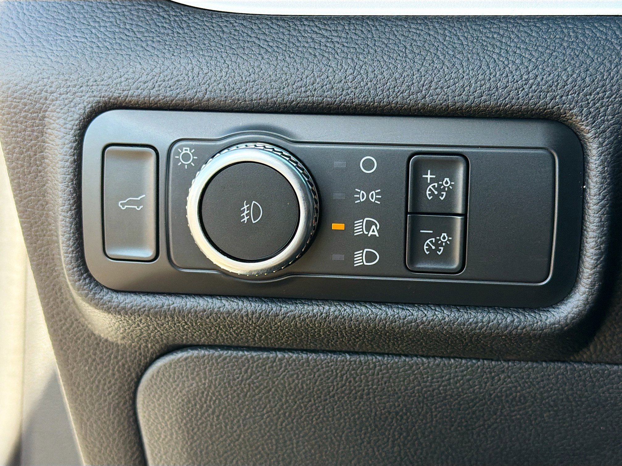 Used 2022 Ford Explorer XLT w/ Equipment Group 202A image 36