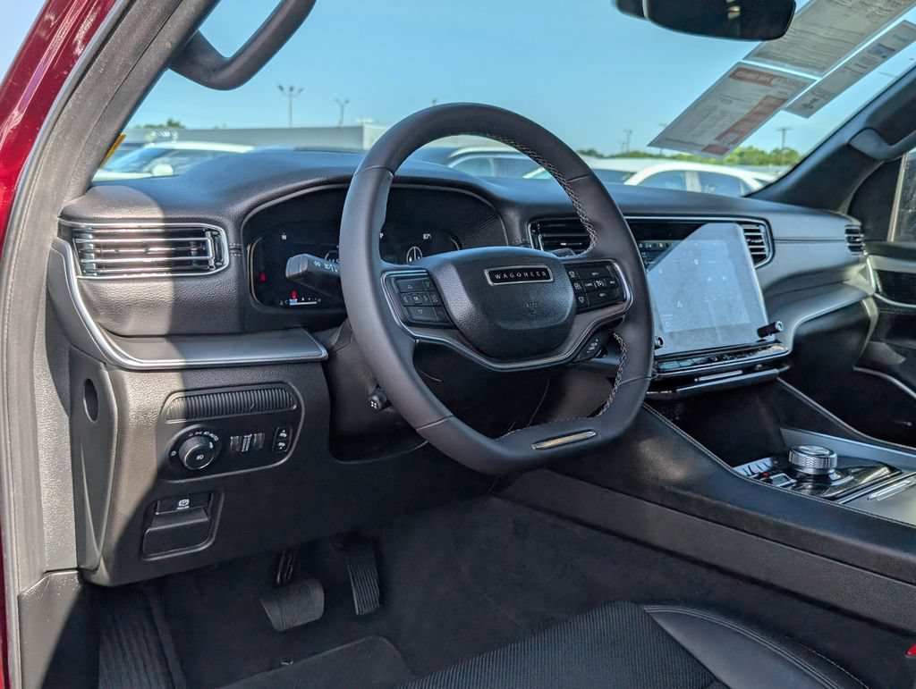 Used 2023 Jeep Wagoneer Series II AWD/4WD image 4