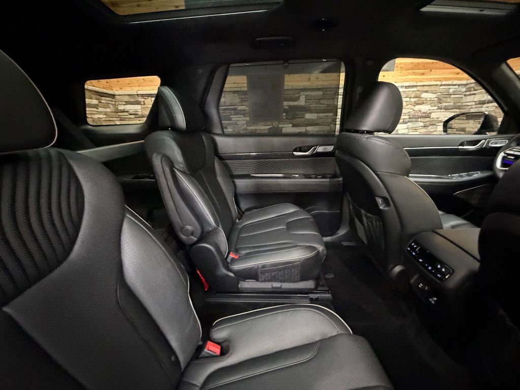 Used 2025 Hyundai Palisade Calligraphy image 32