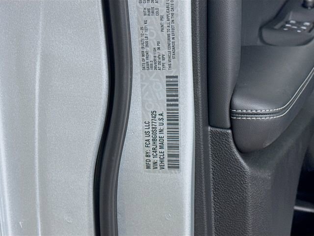 New 2025 Jeep Grand Cherokee Limited image 33