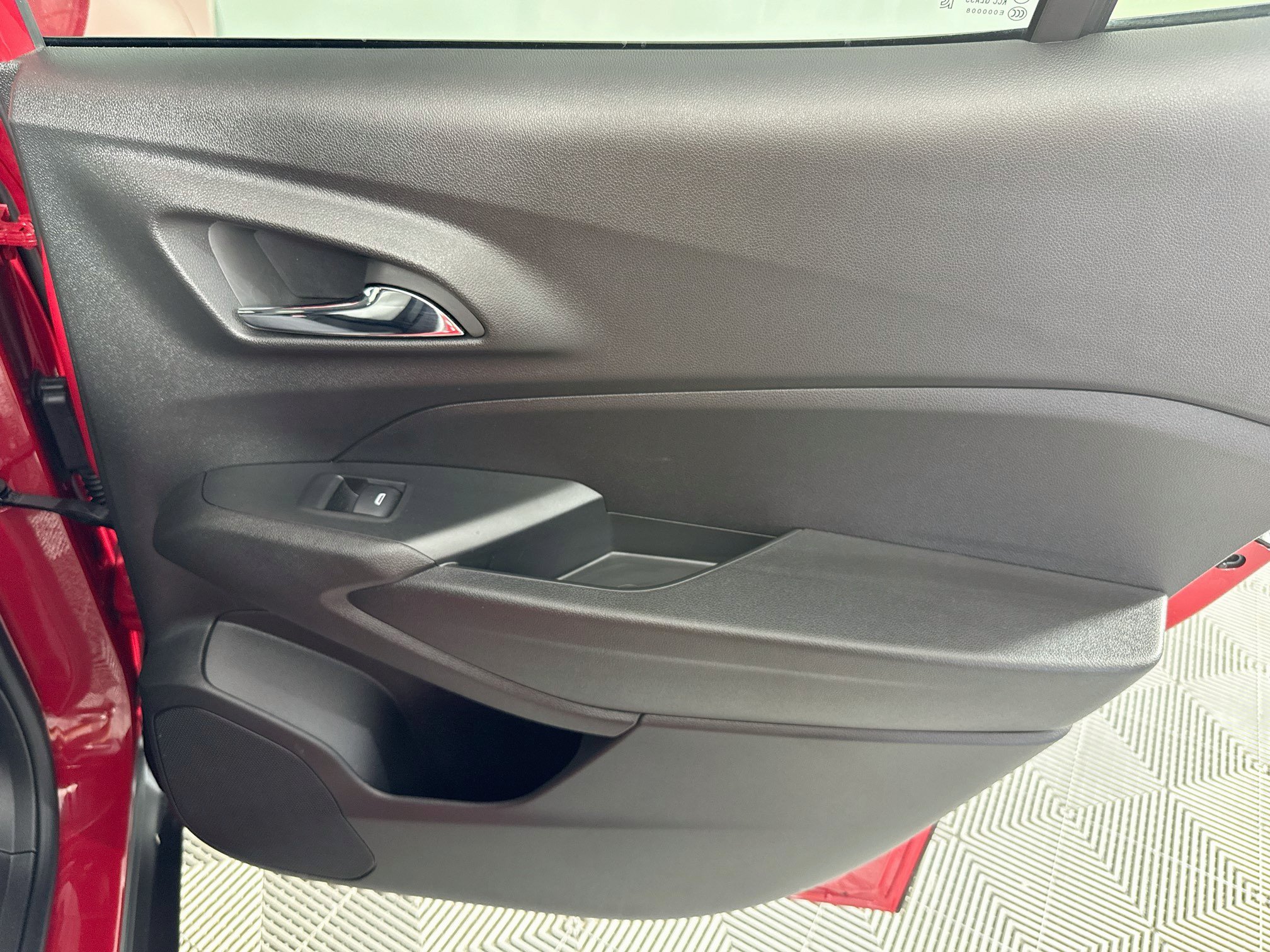 Used 2026 Chevrolet Trax LS FWD image 25