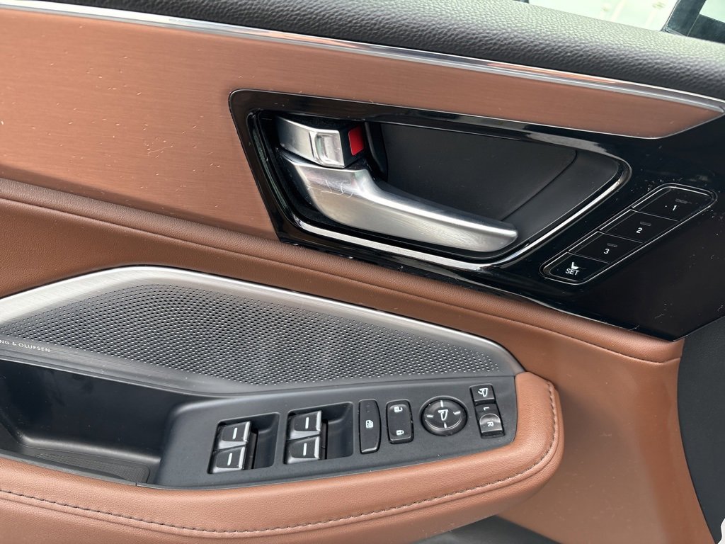 Used 2025 Acura MDX w/ Technology Package image 17