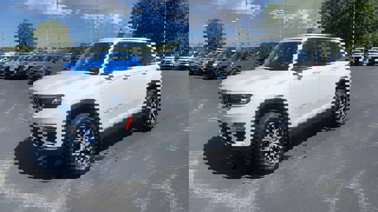 Used 2024 Jeep Grand Cherokee Limited w/ Trailer Tow Package image 5