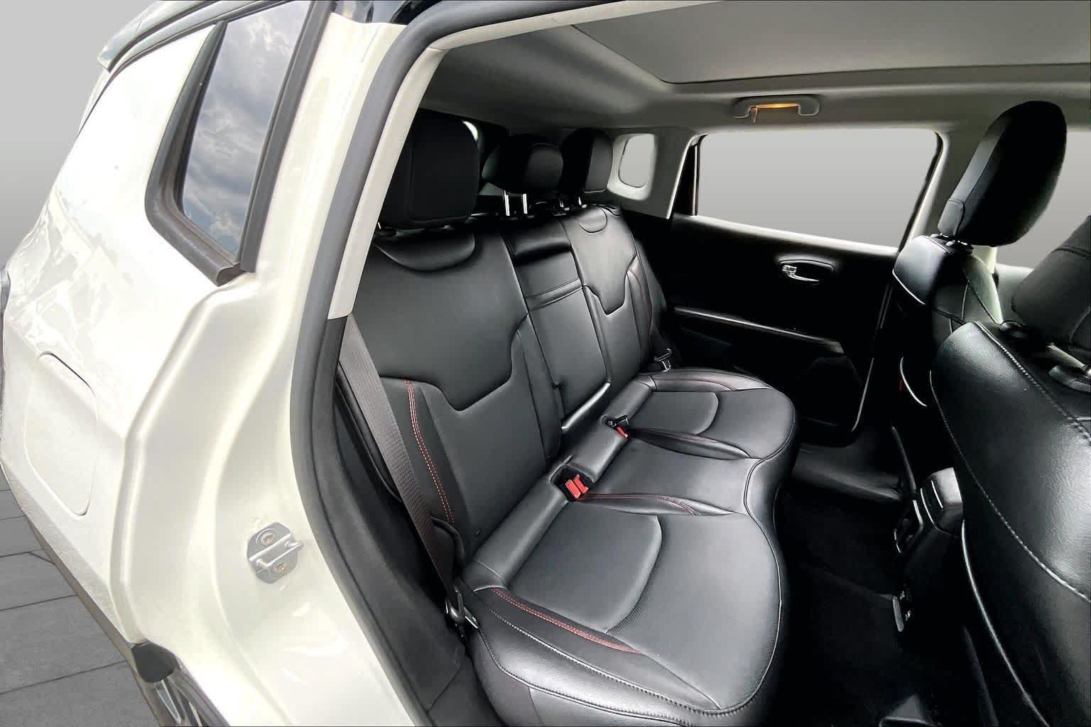 Used 2020 Jeep Compass Trailhawk w/ Leather Interior Group AWD/4WD image 21