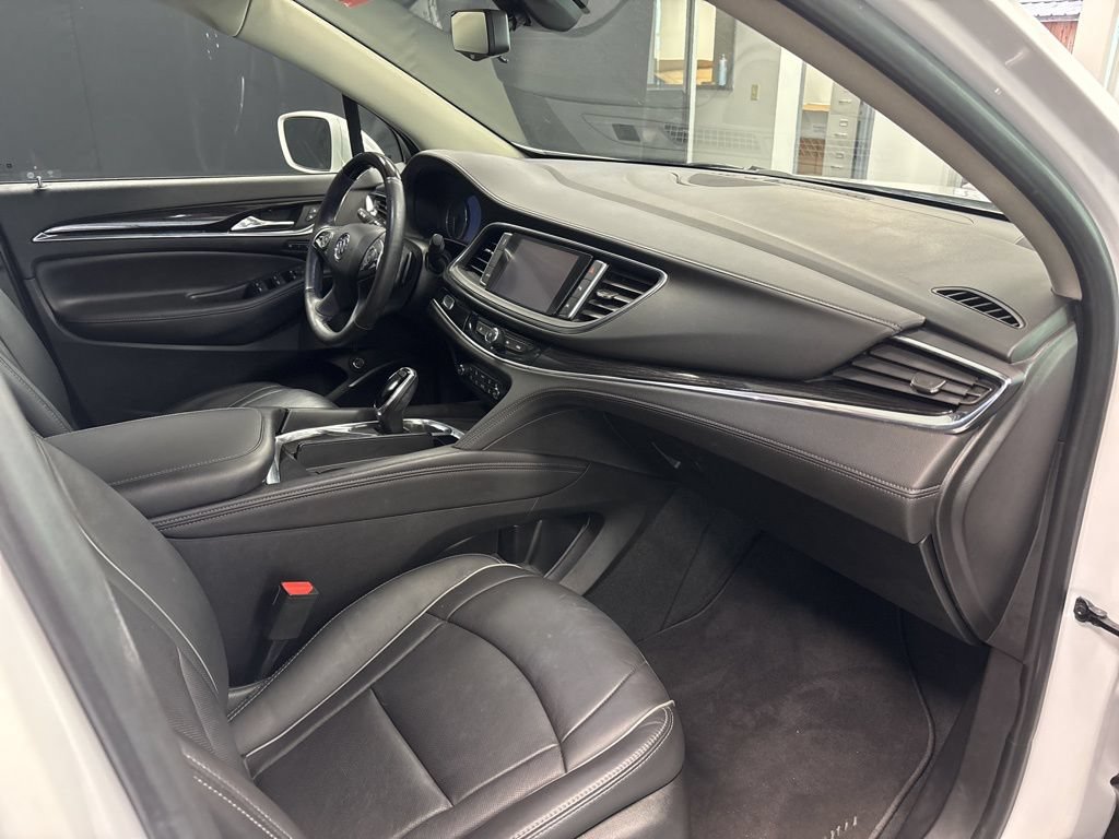 Used 2019 Buick Enclave Avenir w/ Avenir Technology Package FWD image 12