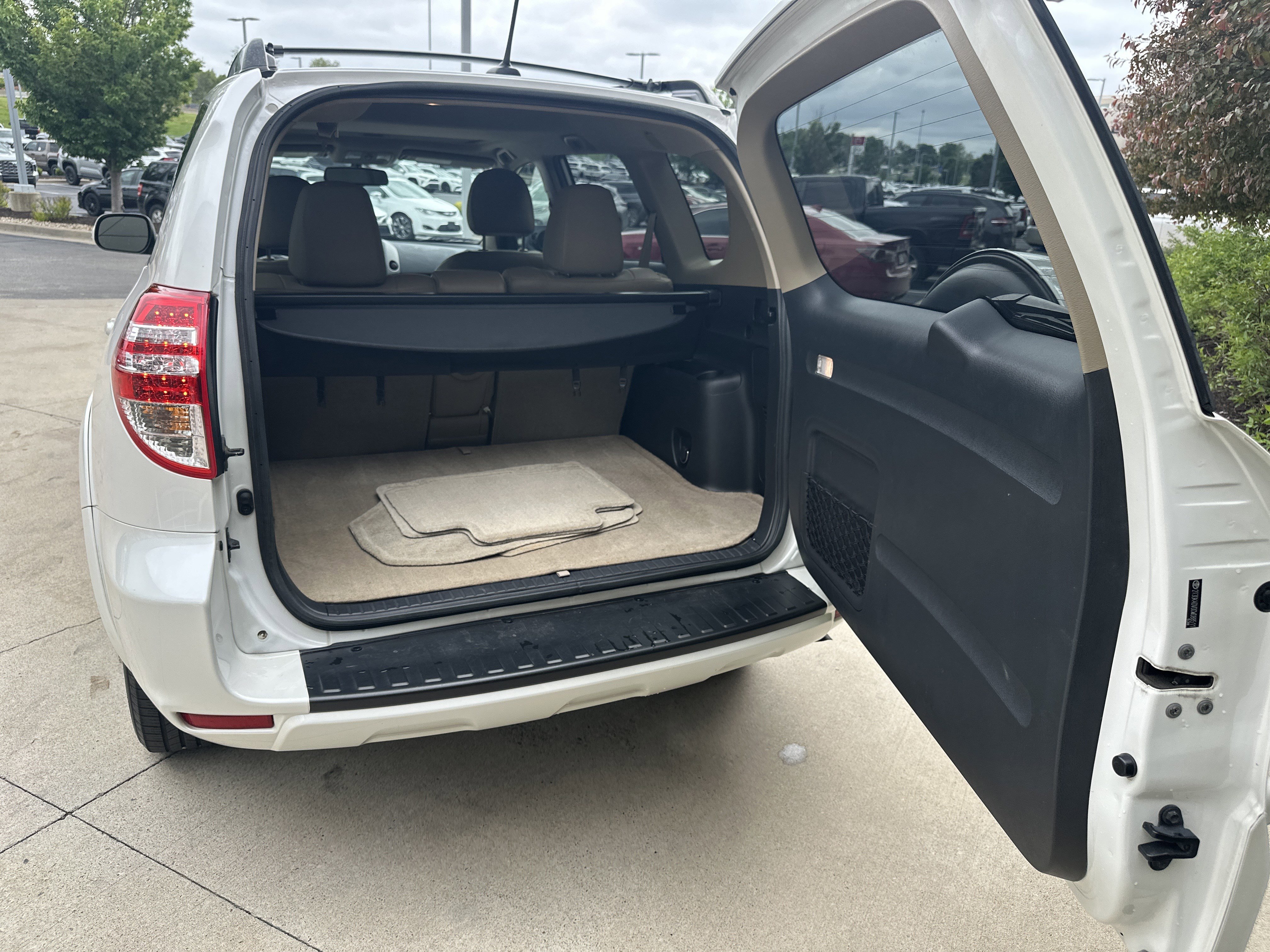 Used 2012 Toyota RAV4 Limited w/ Premium Plus Value Pkg AWD/4WD image 29