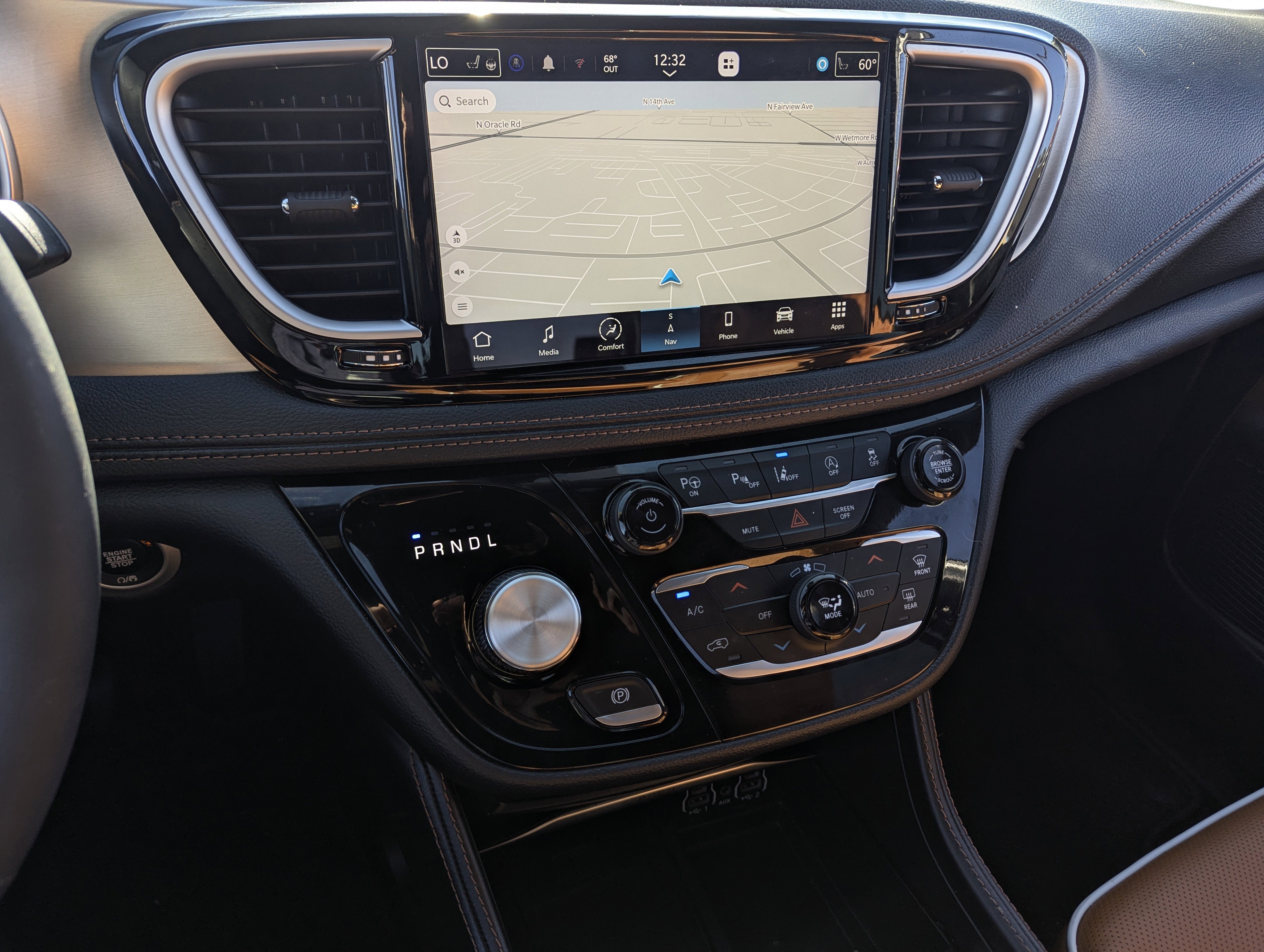 Used 2024 Chrysler Pacifica Pinnacle w/ Trailer Tow Group image 11