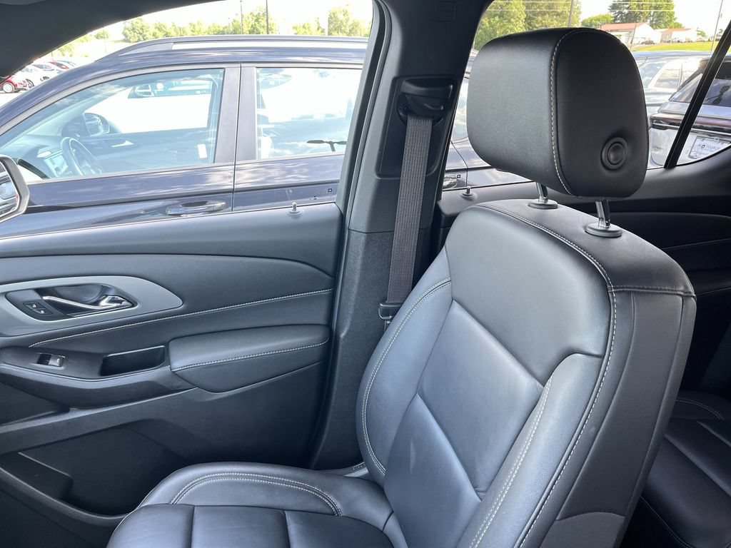 Used 2023 Chevrolet Traverse LT AWD/4WD image 23