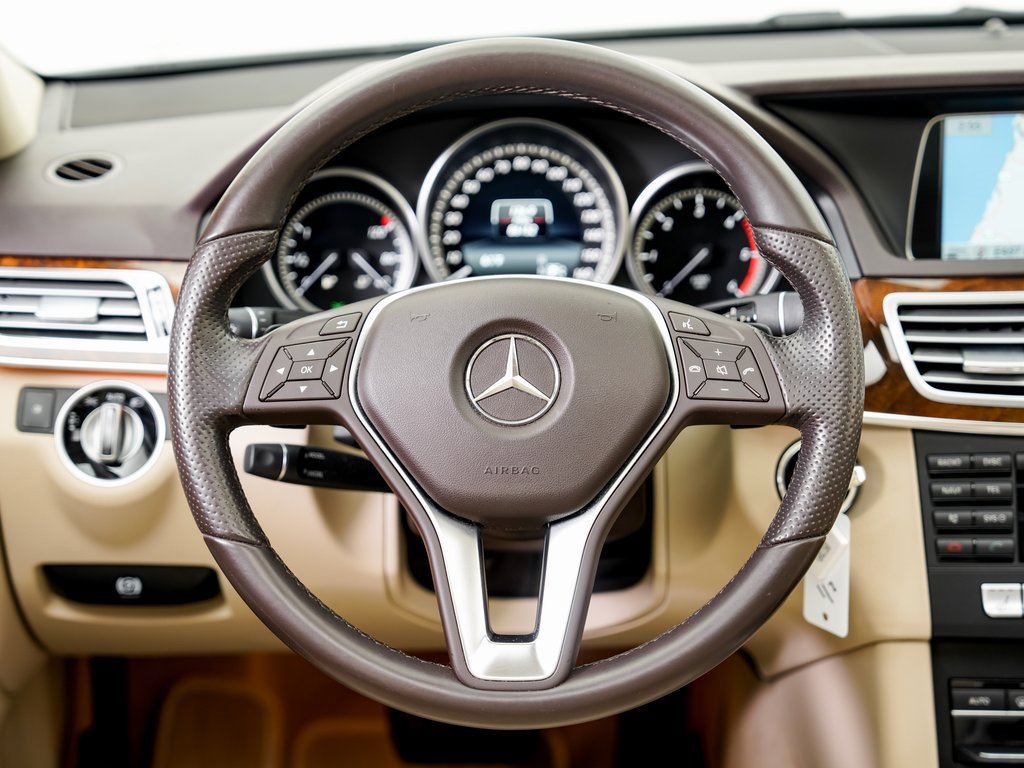 Used 2015 Mercedes-Benz E 250 BlueTEC 4MATIC Sedan image 11