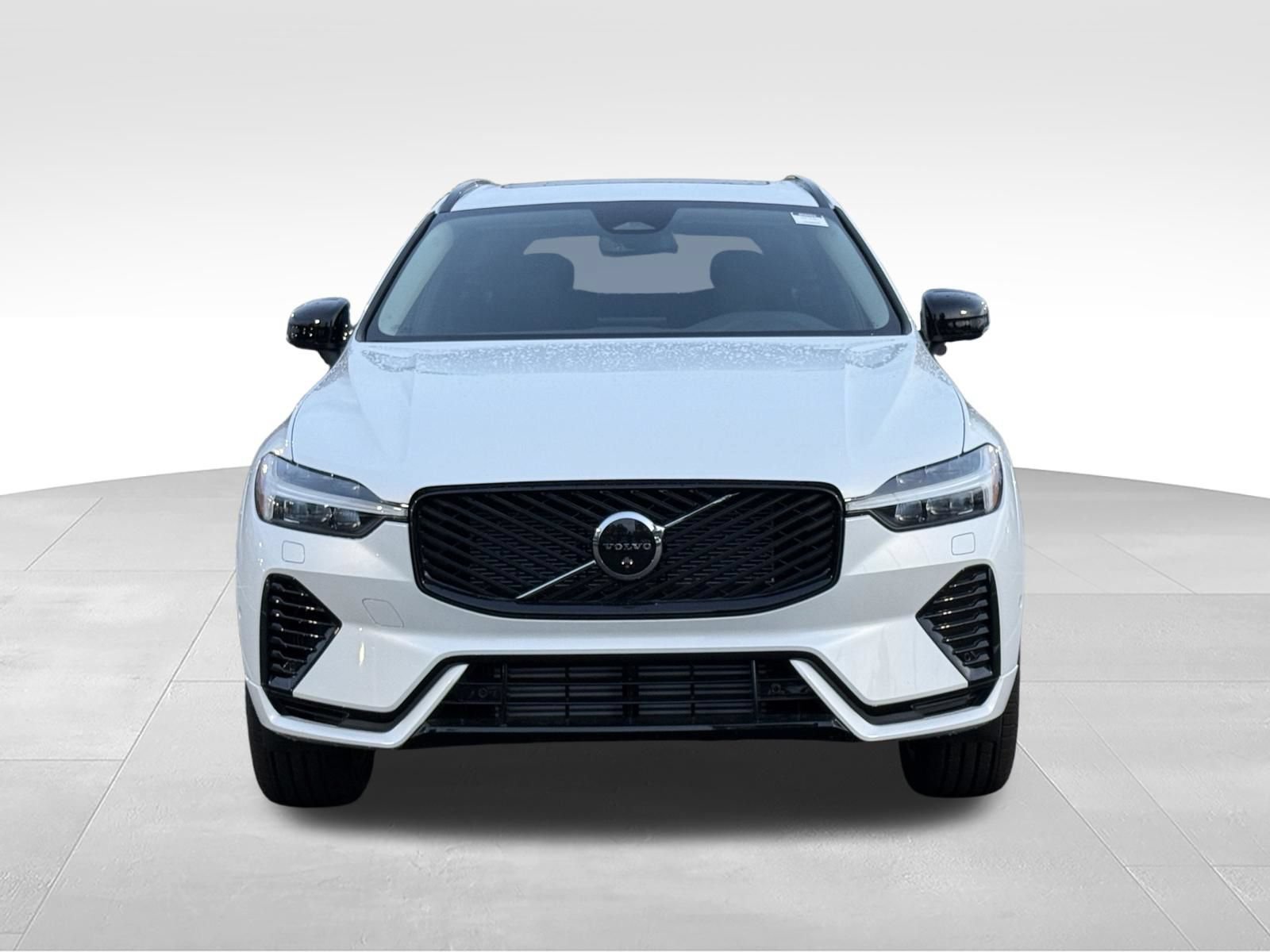 New 2026 Volvo XC60 T8 Plus w/ Climate Package PRO AWD/4WD image 9