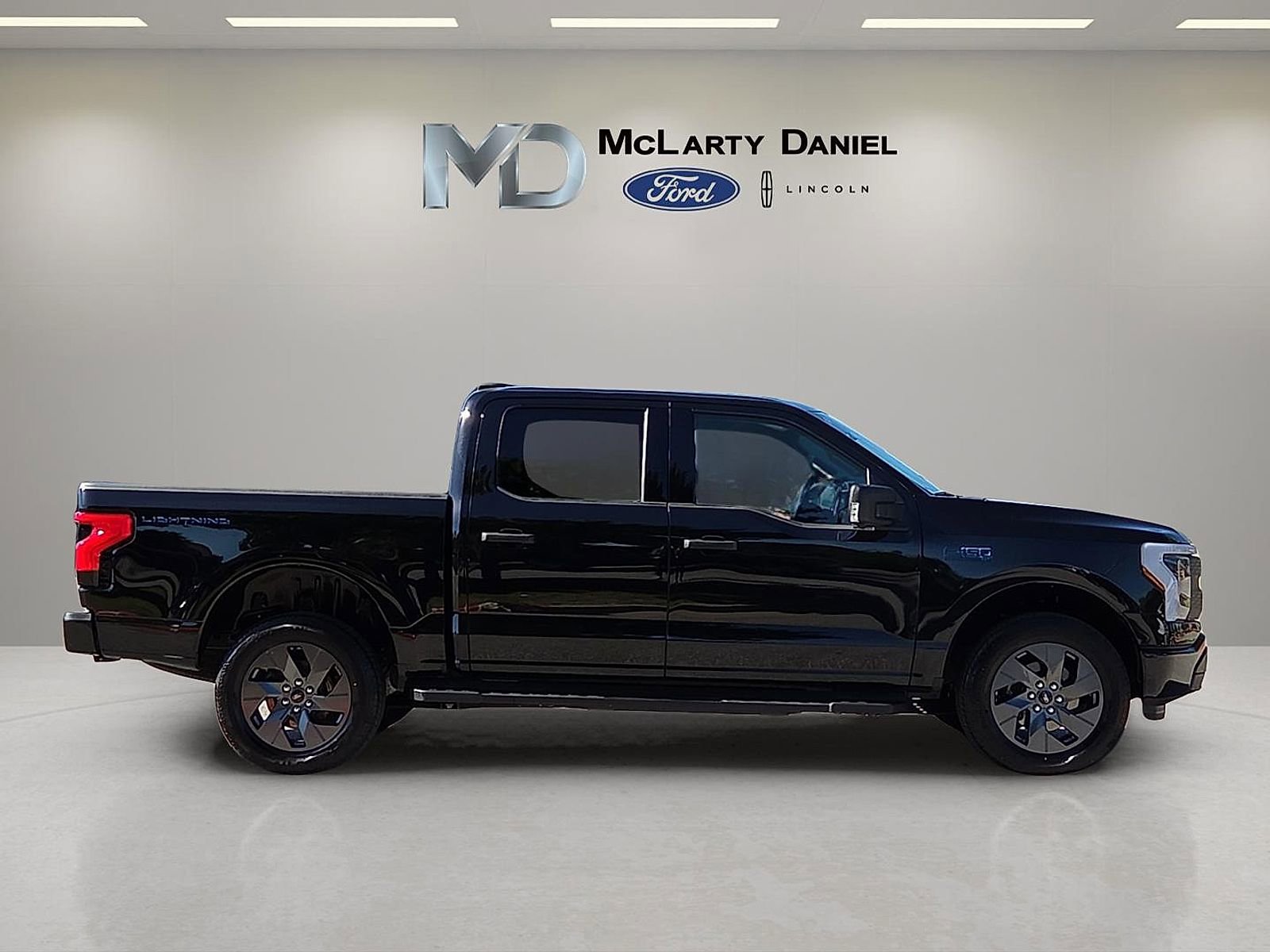 Used 2024 Ford F150 Lightning XLT AWD/4WD image 6