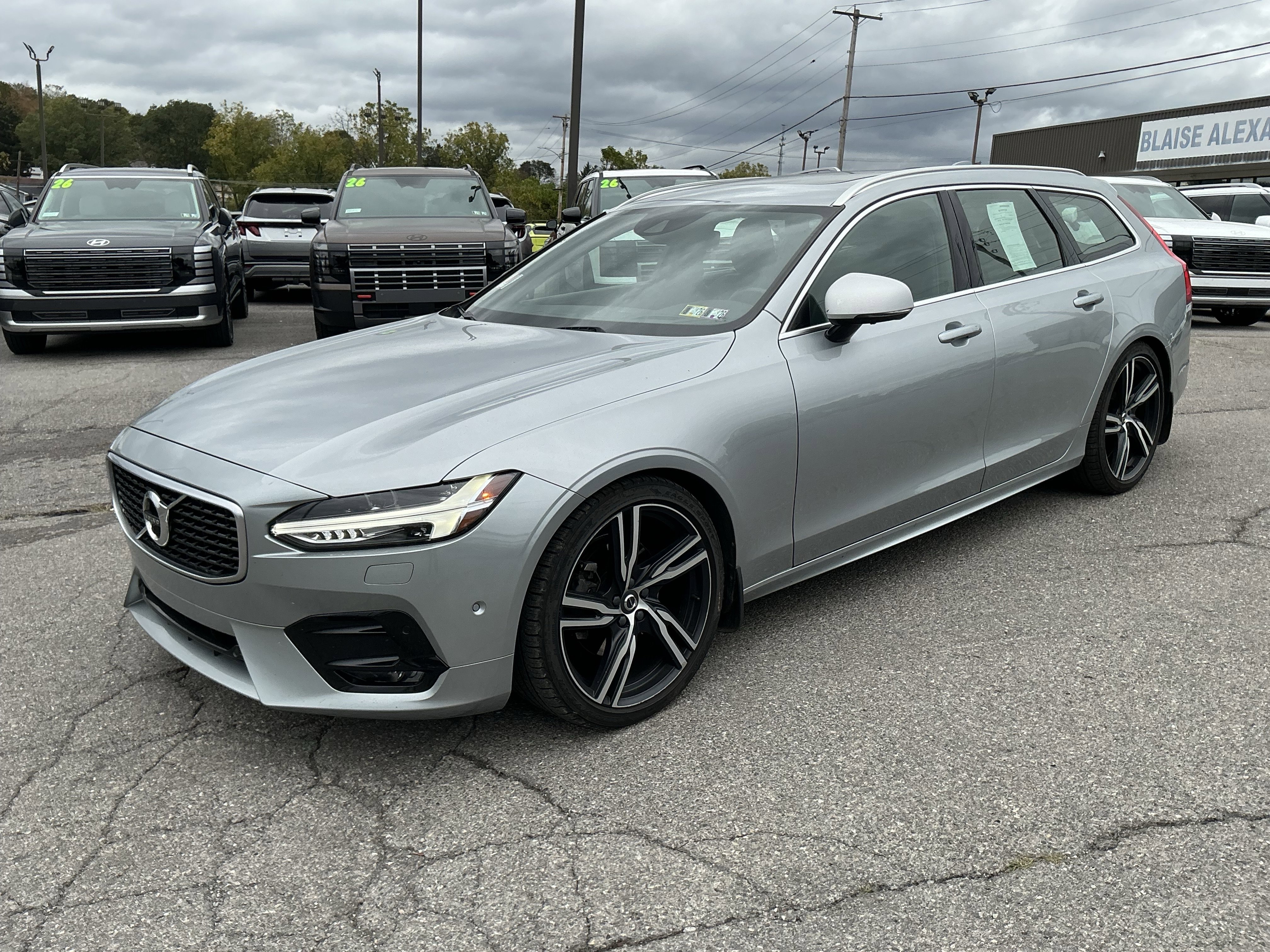 Used 2019 Volvo V90 T5 R-Design w/ Advanced Package image 8