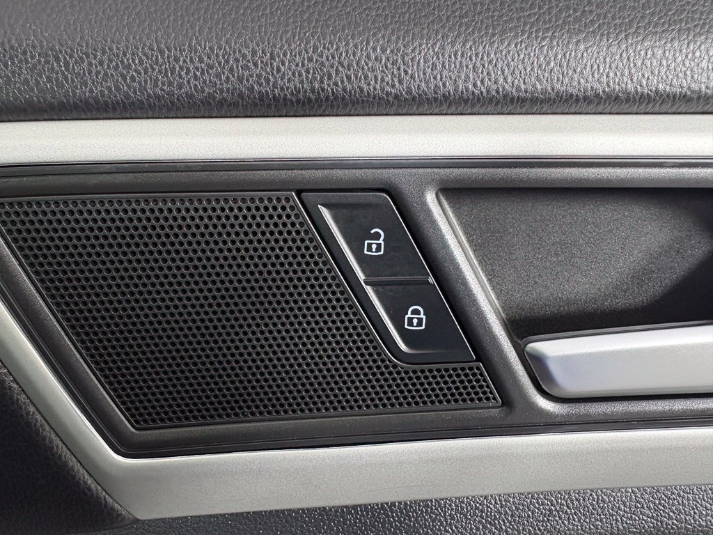 Used 2023 Volkswagen Atlas Cross Sport SEL R-Line AWD/4WD image 36