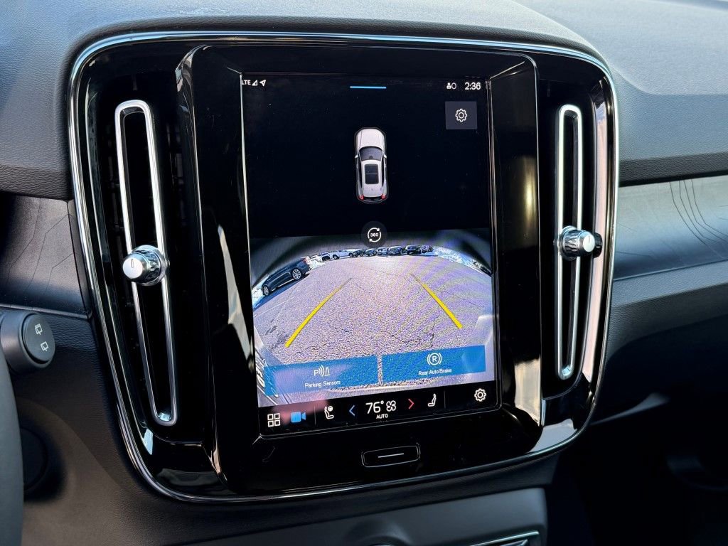 Used 2023 Volvo XC40 Recharge Ultimate image 29