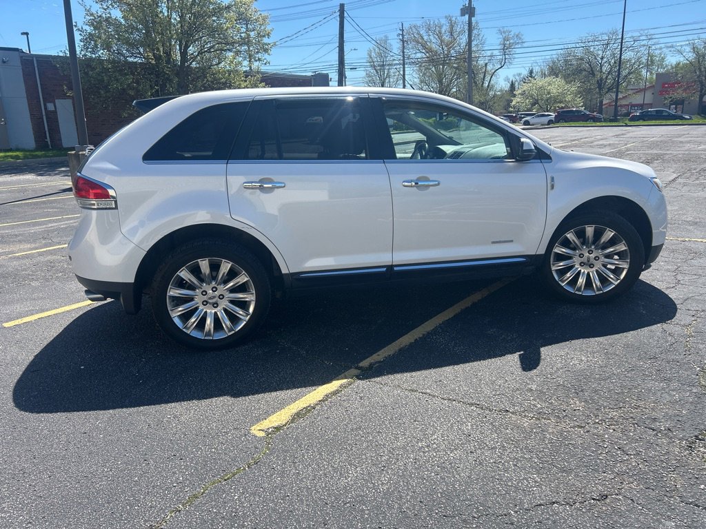 Used 2012 Lincoln MKX AWD image 9