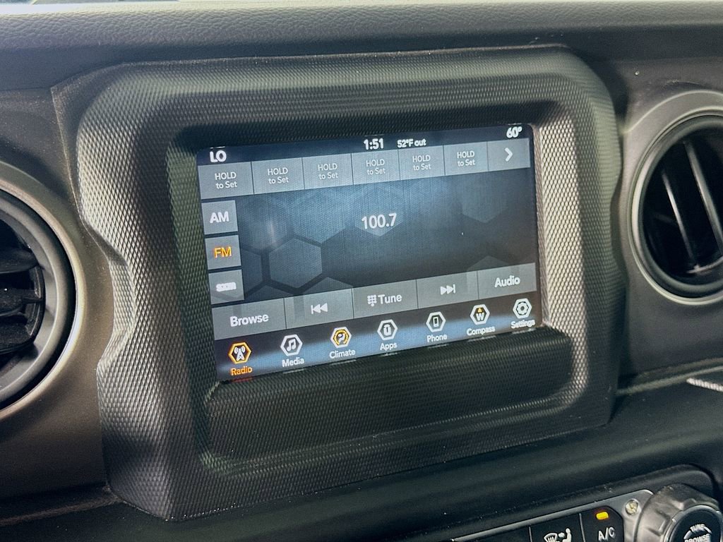 Used 2022 Jeep Gladiator Willys image 26